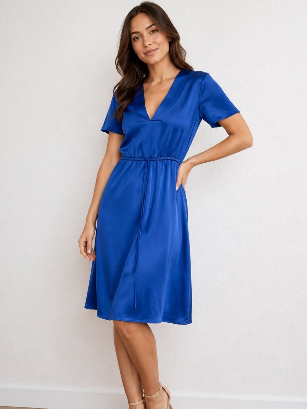 St. John Liquid Satin Dress V Neck Cinch Waist Blue Knee Length XS Quiet Luxury